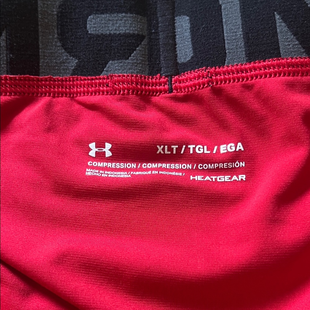 Under Armour Red Compression Shorts - Picture 4 of 4